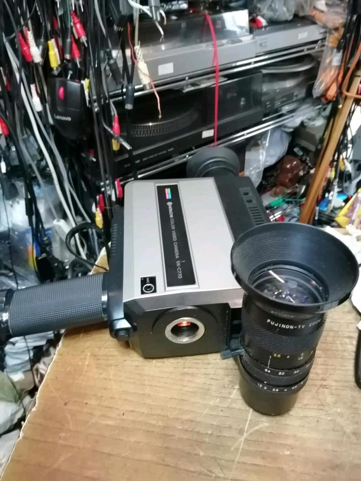 HITACHI VT-7000E Videorecorder, Adapter und Videocamera!!!