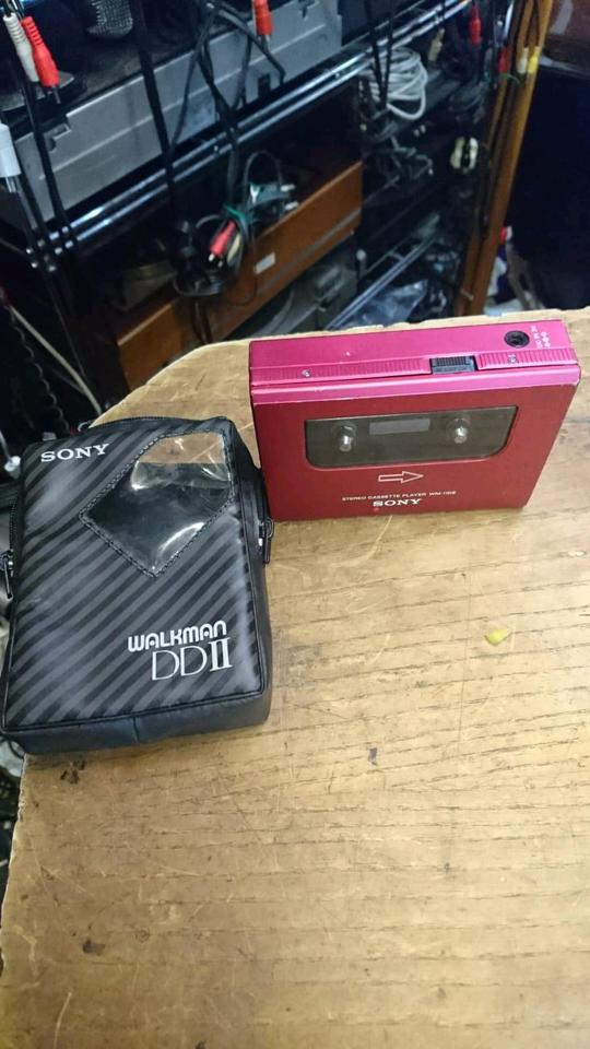 SONY WM-DD II, Walkman, rot-metallic, OHNE Adapter!