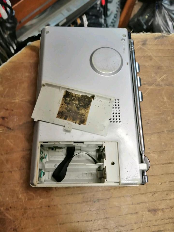 SANYO M1780F, Walkman mit Radio, etwas DEFEKT!!