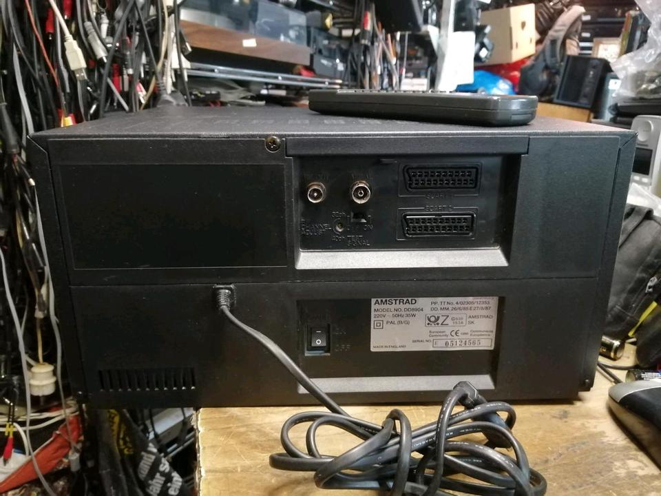 AMSTRAD DD8904, Doppel-Videocassettenrecorder, DEFEKT!,,