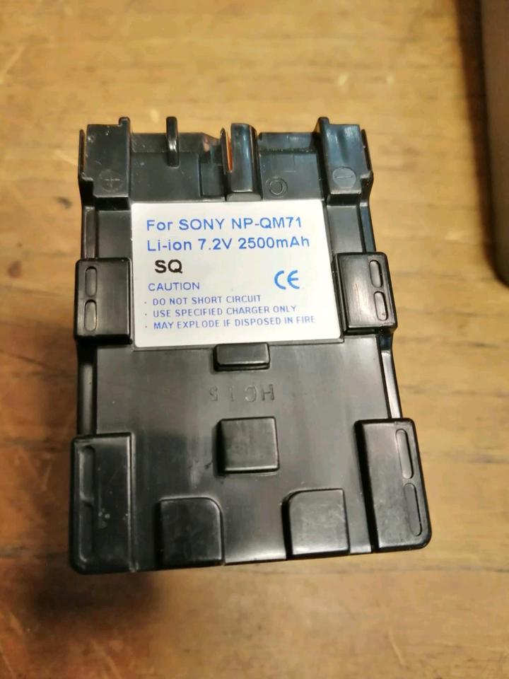 SONY DCR-TRV8E PAL, MiniDV-Videocamera mit Zubehör!!