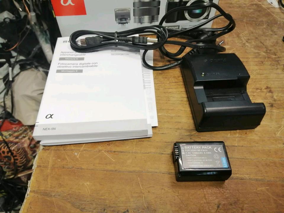 SONY Alpha NEX-5N, Digital-Kamera OHNE OBJEKTIV!! Zubehör!