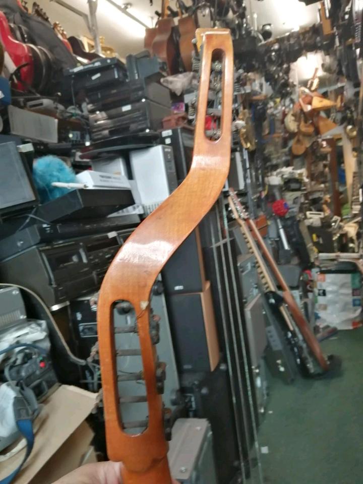 BASS-LAUTE, alt, aber toll, Einige Teile fehlen!!