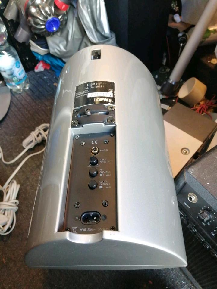 LOEWE L 82 HF, 2 Aktiv-Boxen mit Ständer + Zubehör!!