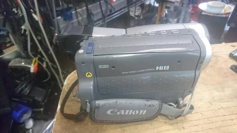 CANON V65 HiE, Videocamera Hi8 und Video 8, mit Zubehör!!