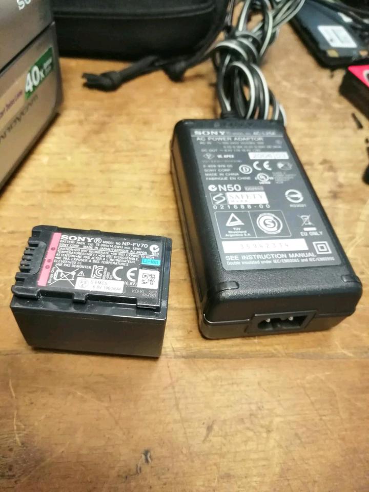 SONY DCR-HC37E, MiniDV-Videocamera mit Zubehör!!!