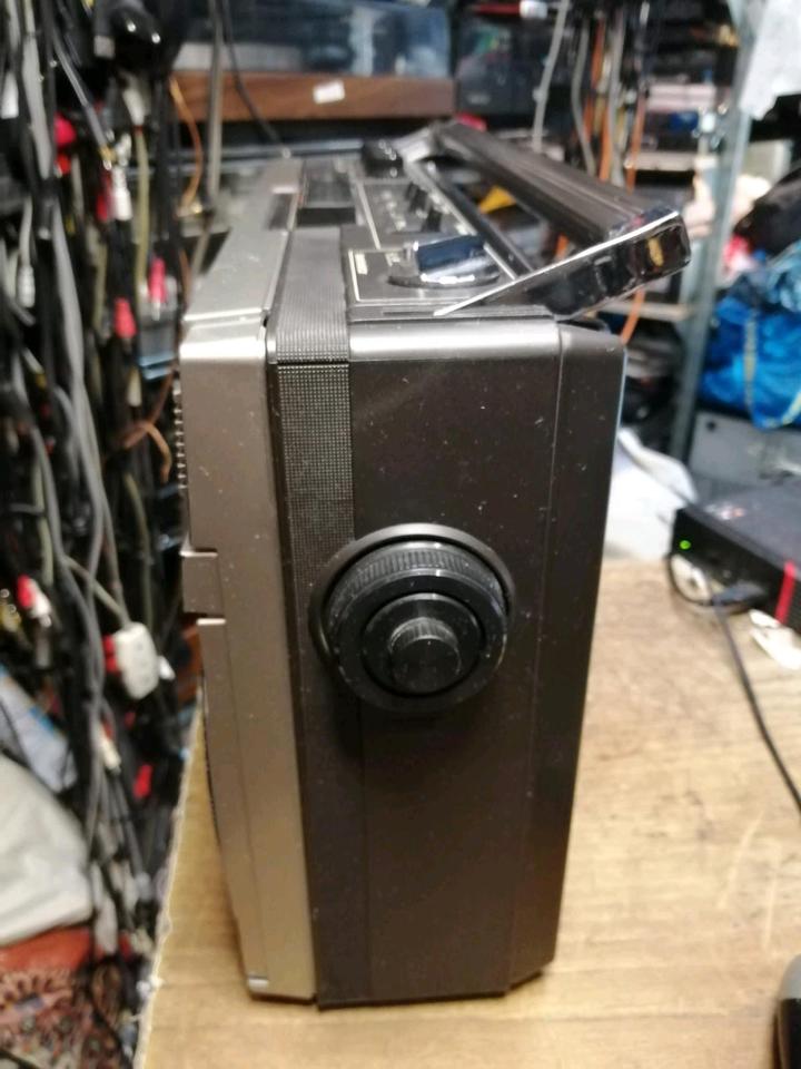 SHARP GF-616H, Radio-Cassetten-Recorder, etwas DEFEKT!!!