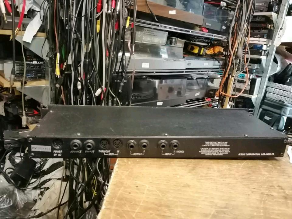 ALESIS QUADRO VERB, ohne Adapter, DEFEKT!!!