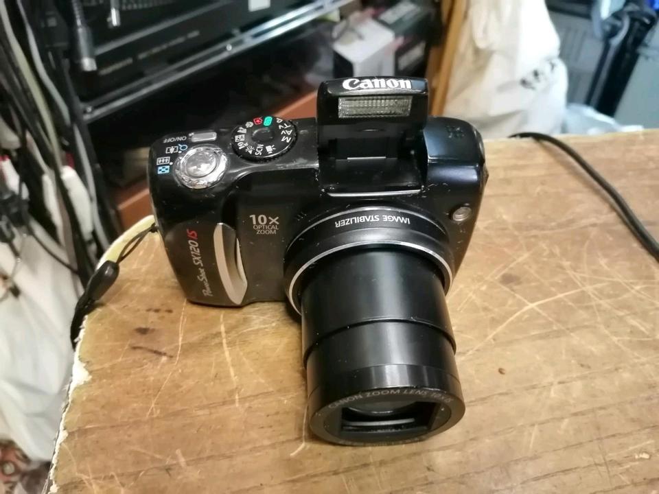 CANON PowerShot SX120 IS, Digital-Kamera OHNE Batterien!!!