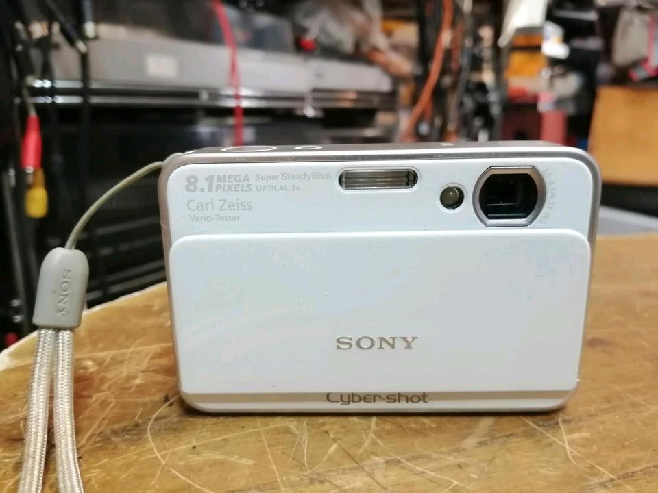SONY Cyber-Shot DSC-T2, Digital-Kamera mit Zubehör!!