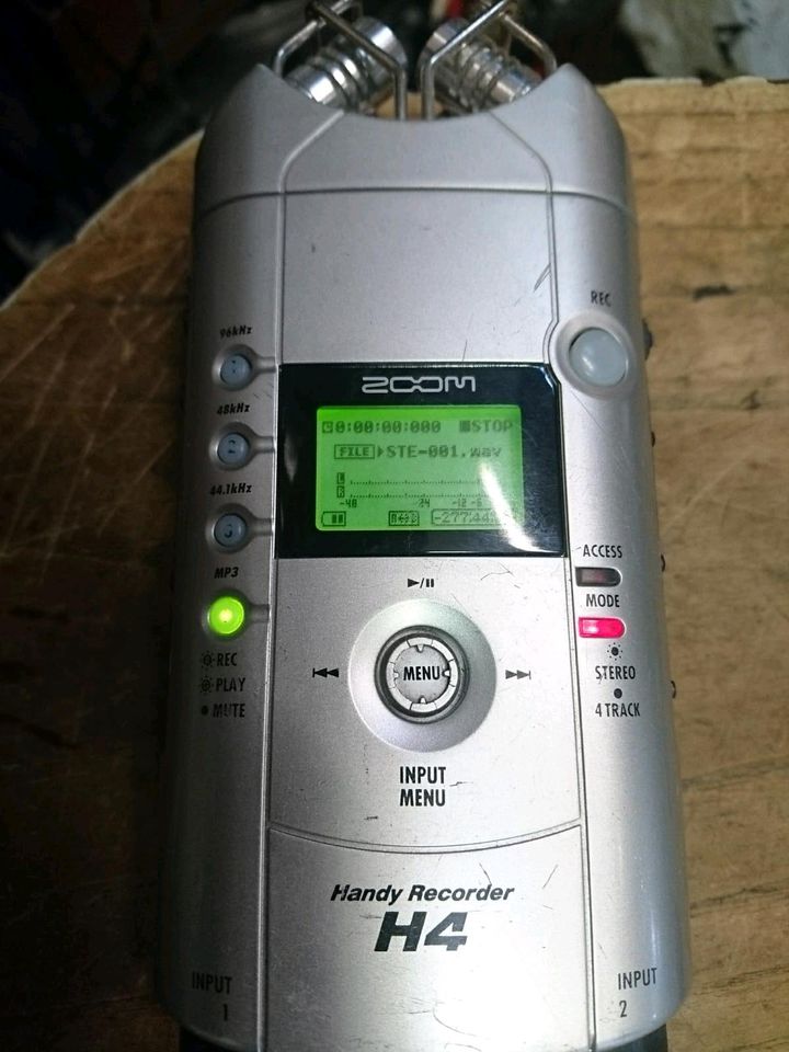 ZOOM H4 Handy Recorder, 16 GB Speicherkarte, guter Zustand!!