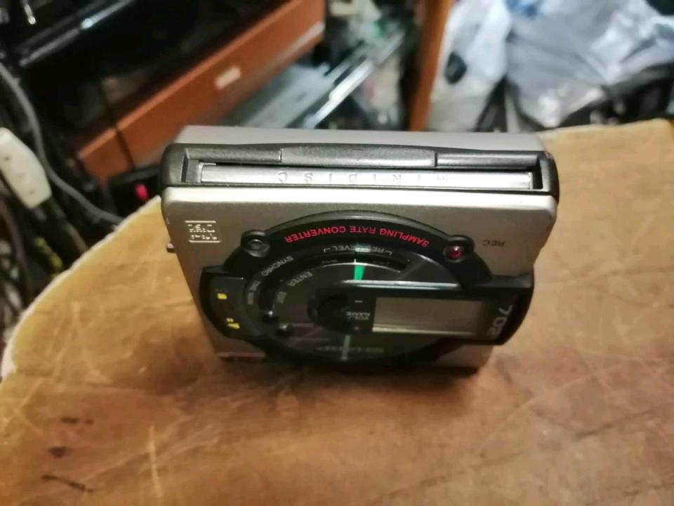 2 SHARP Minidisc-Recorder: MD-MS702H + MD-SR70H, DEFEKT!!!