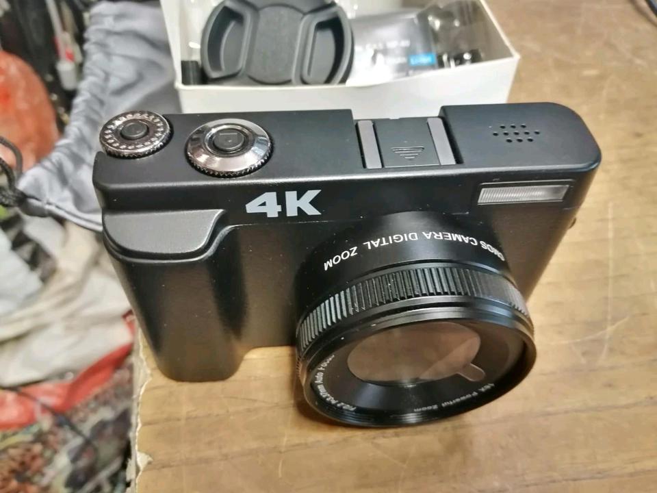 4K DC101, Digital-Kamera, NEU mit Zubehör!!!