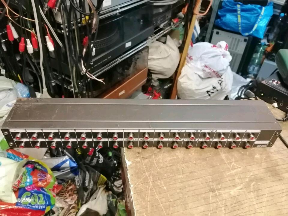TASCAM PATCH BAY PB-32R, cinch in/out