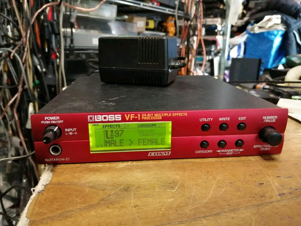 BOSS VF-1, 24-BIT Effekt-Gerät mit Original-Adapter!!