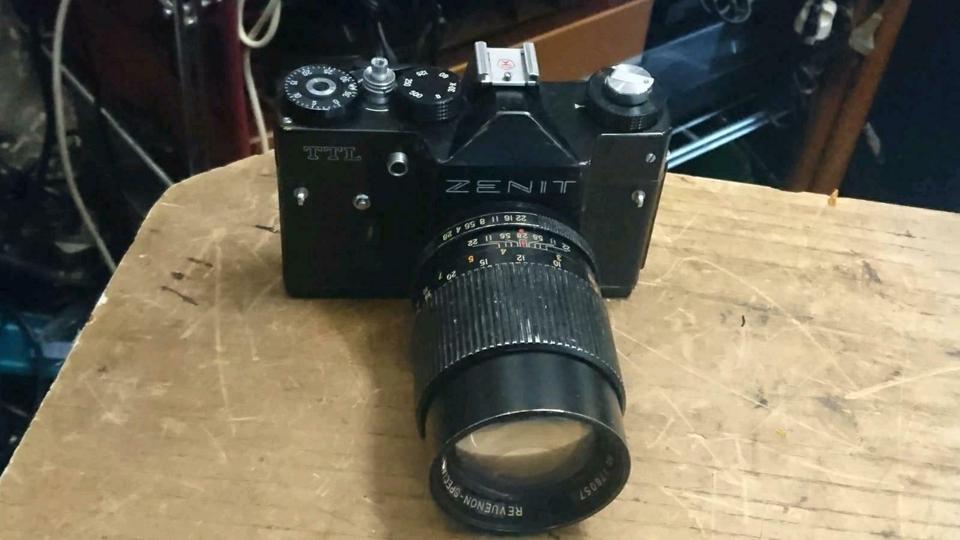 ZENIT TTL Analog-Camera + Revuenon - Special Objektiv