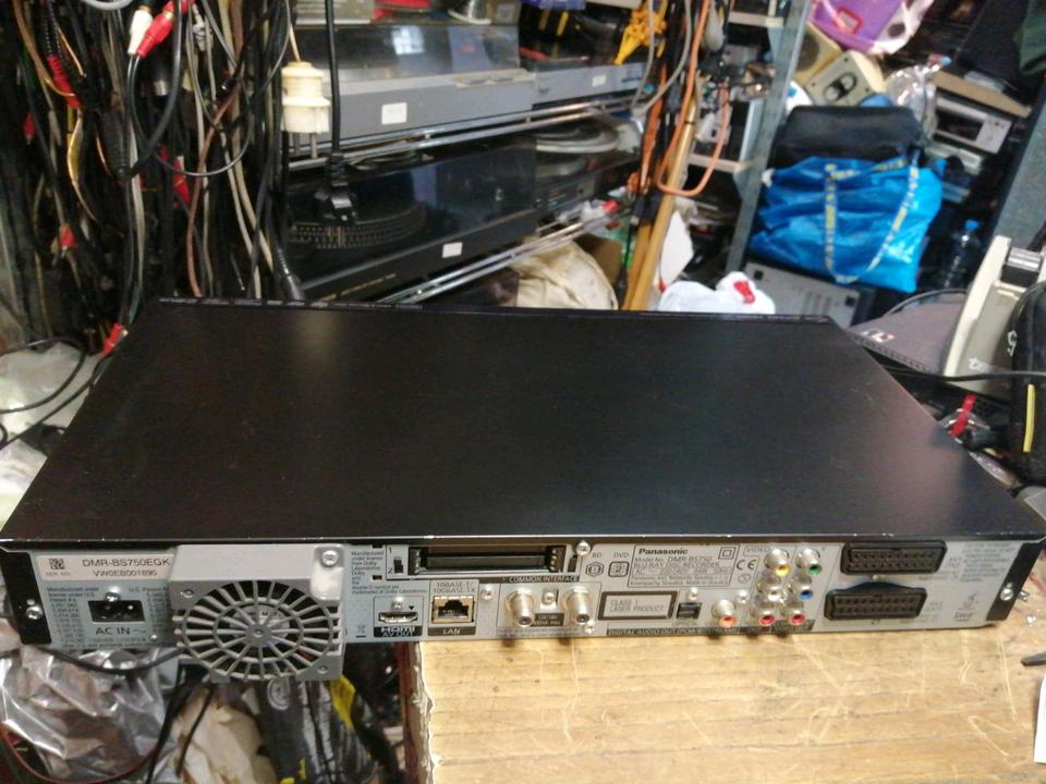 PANASONIC DMR-BS750, Blu-Ray-Recorder, 250 GB Festplatte HDD!!