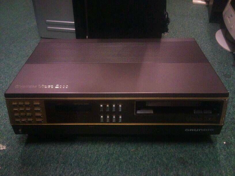 Videorecorder GRUNDIG Video 2000, 2x4, DEFEKT!!