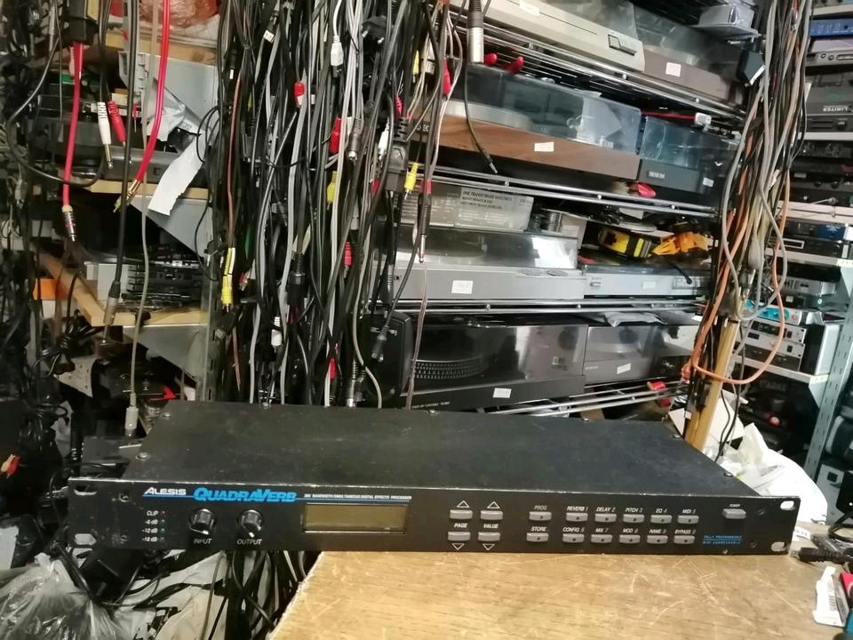 ALESIS QUADRO VERB, ohne Adapter, DEFEKT!!!