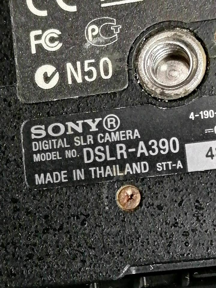 SONY Alpha DSIR A390 Digitalkamera + SONY Objektiv, mit Zubehör!!