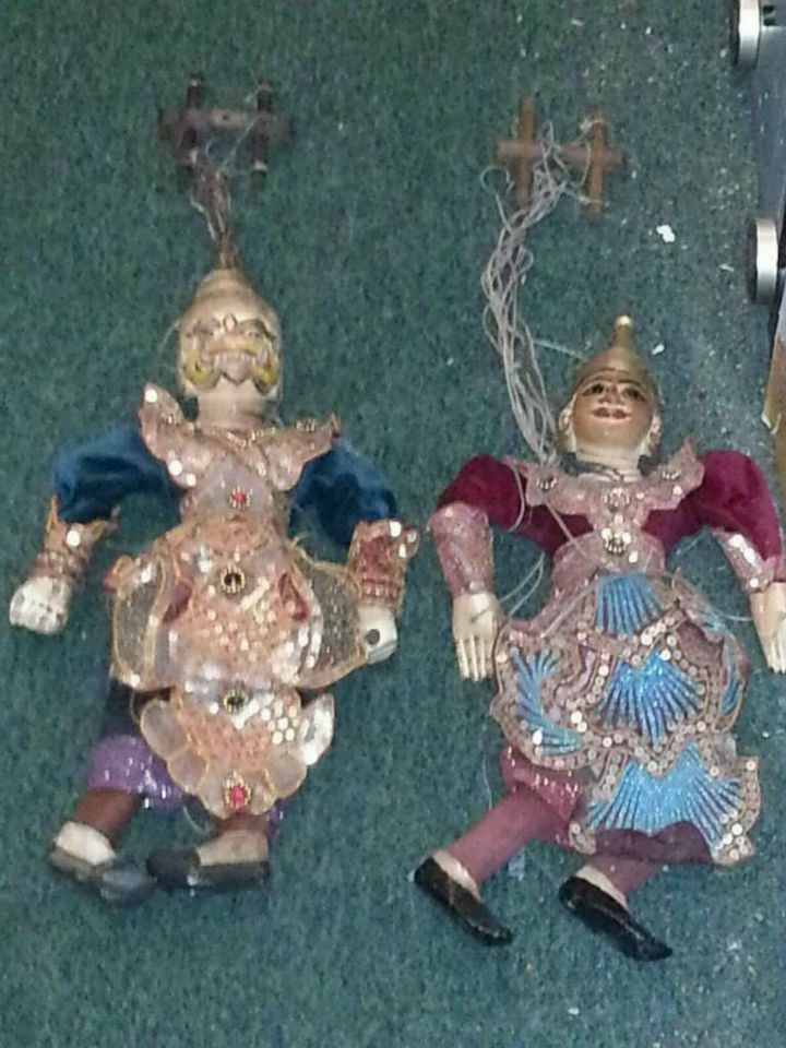 2 schöne kleine Marionetten, alt, aber schön.
