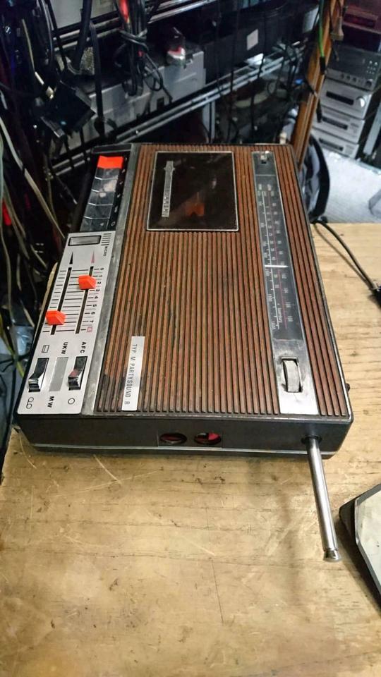 TELEFUNKEN Typ M Partysound R, Radio geht, Cassettenteil DEFEKT!