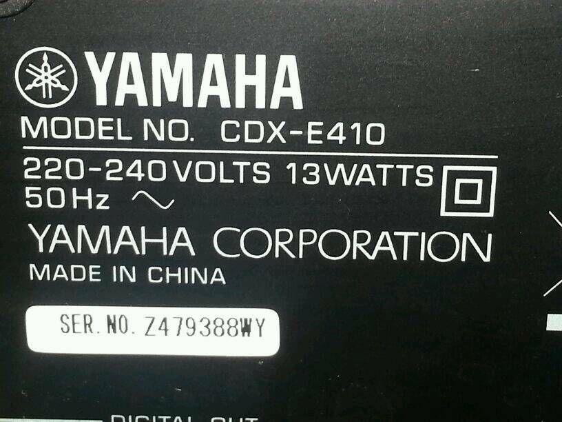 YAMAHA CDX-E410; CD-Player, OHNE Fernbedienung!! !