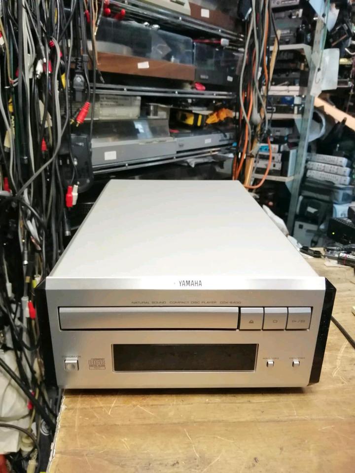 YAMAHA CDX-E400, CD-Player, OHNE Fernbedienung, guter Zustand!!