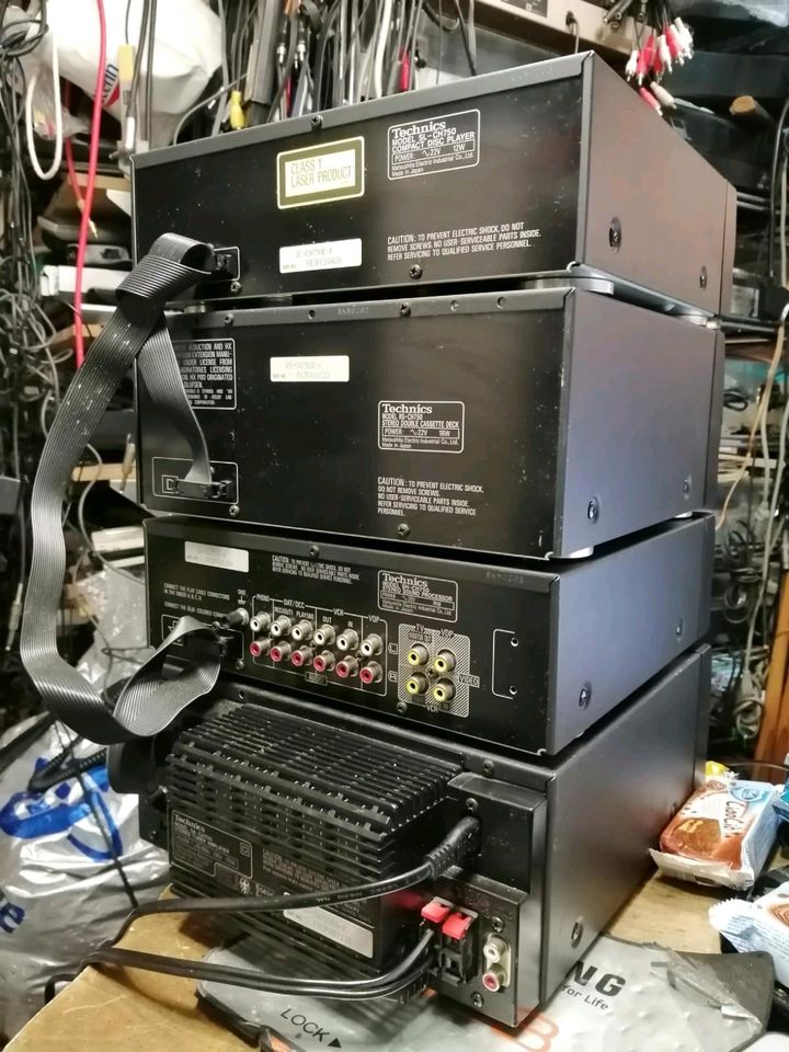 TECHNICS Anlage: SA-CH750 Amplifier, Sound Processor, CD-Player .