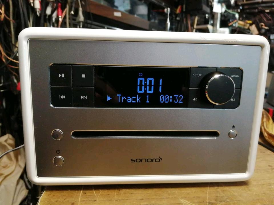SONORO QUBO-220, CD Digital Radio mit Universal-Adapter (NEU)