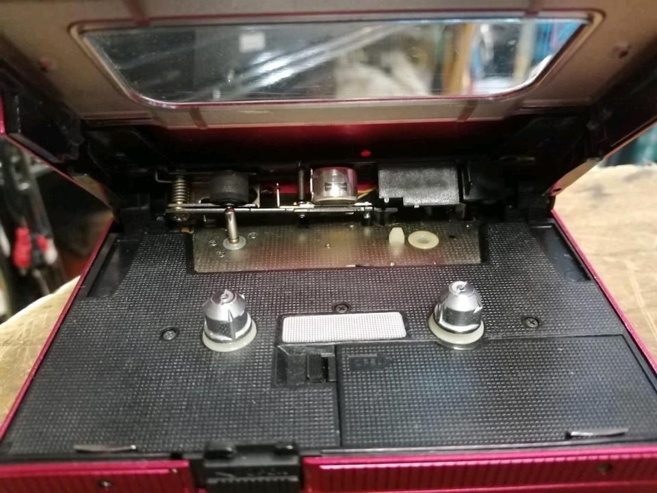 SONY WM-DDII Walkman ohne Adapter, etwas DEFEKT!!!