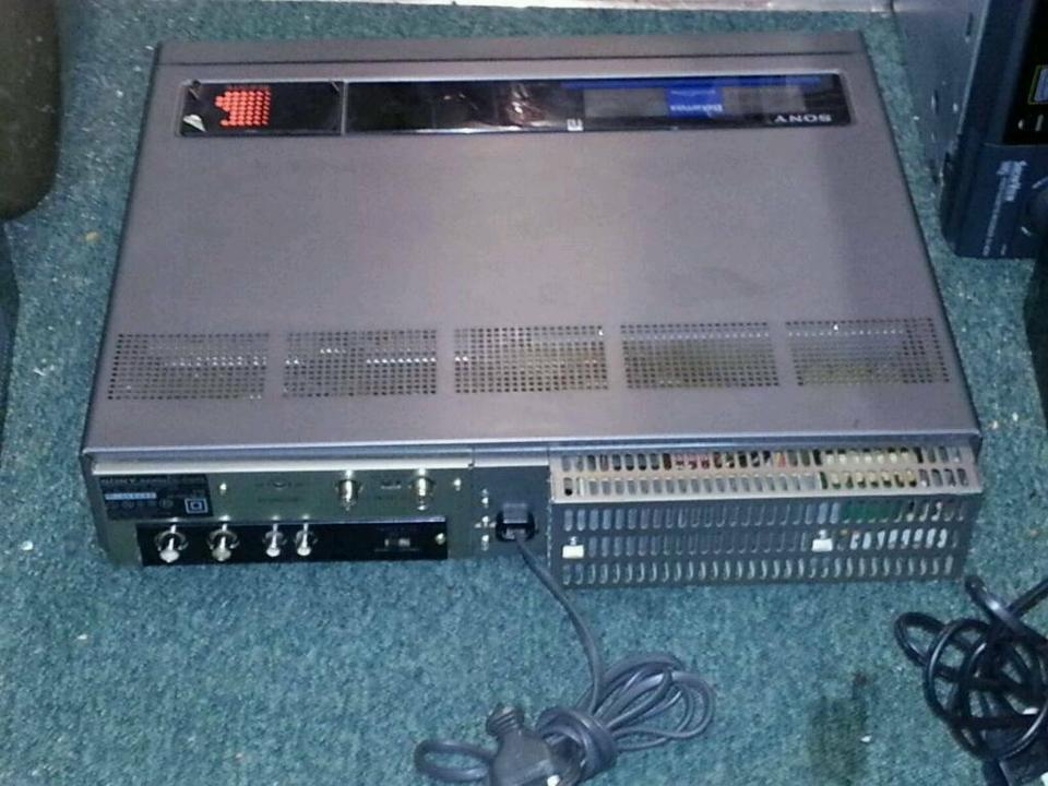 SONY BETAMAX SL-F30 PS; Videocassetten-Recorder, etwas DEFEKT!!