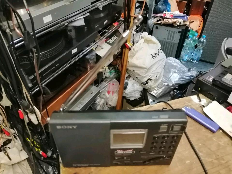 SONY ICF-SW7600G, PLL World Receiver OHNE Adapter!