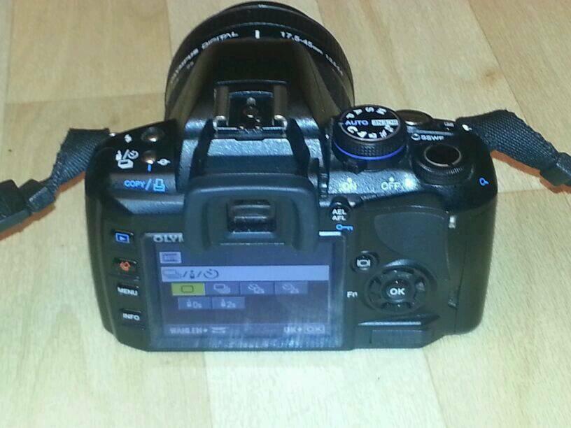 OLYMPUS E-420 + ZUIKO Digital 17.5-45 mm, Digitalcamera+Objektiv!