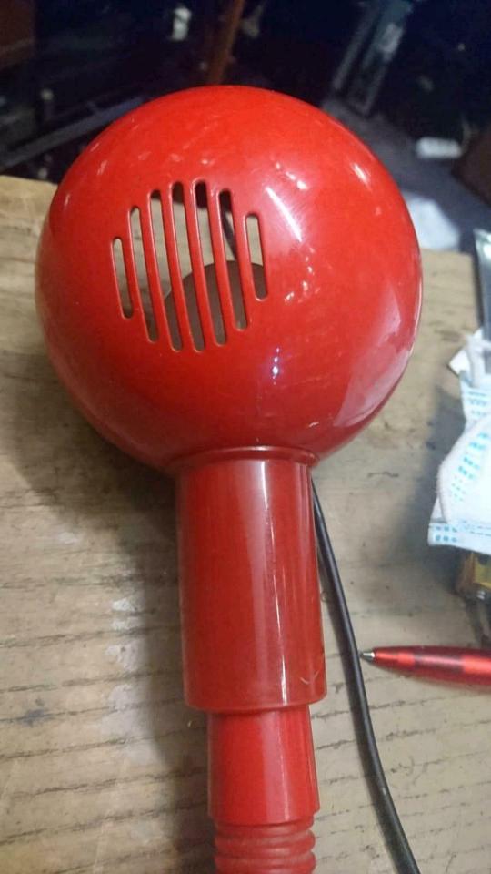 Tischlampe mit Halterung, Far: Rot, mit Glühbirne, guter Zustand!