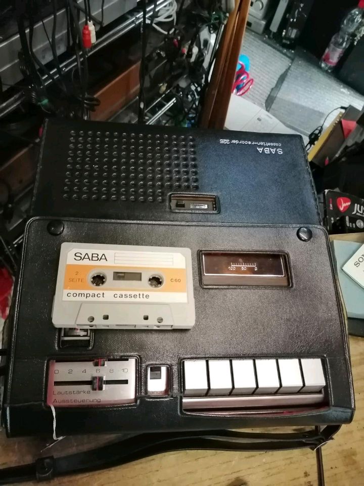 SABA CR 325, Cassetten-Recorder mit Zubehör, etwas DEFEKT!!