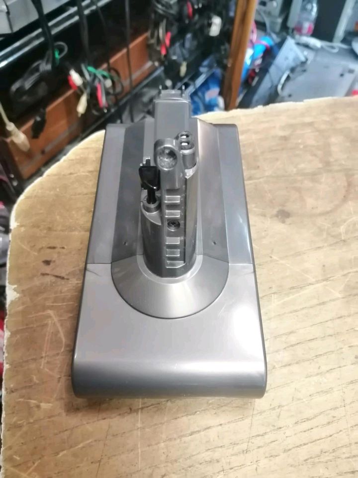 DYSON V11 SV 14, Original-Akku, guter Zustand!!