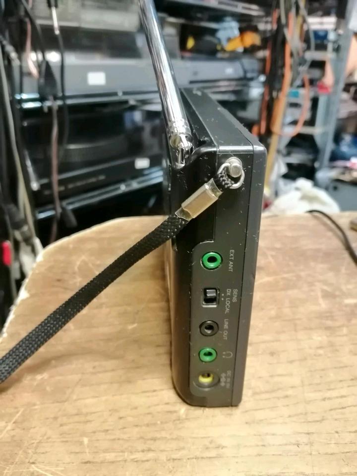 SONY ICF-SW7600G, PLL World Receiver OHNE Adapter!