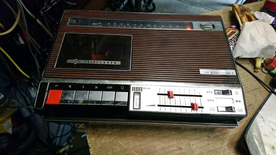 TELEFUNKEN Typ M Partysound R, Radio geht, Cassettenteil DEFEKT!
