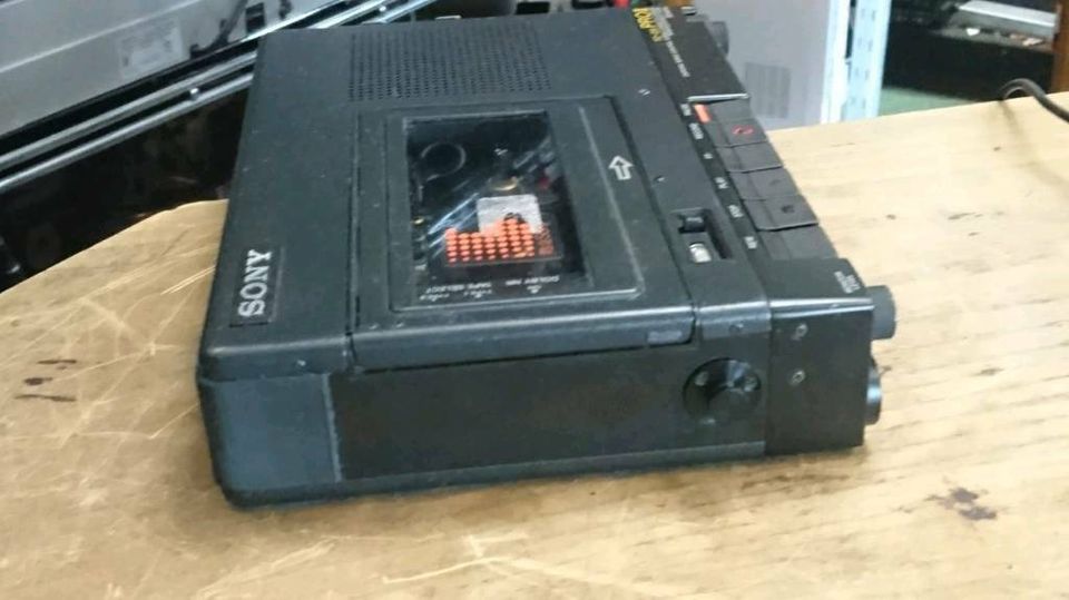 SONY TC-D5PRO II, Cassetten-Recorder, tragbar, etwas DEFEKT!!
