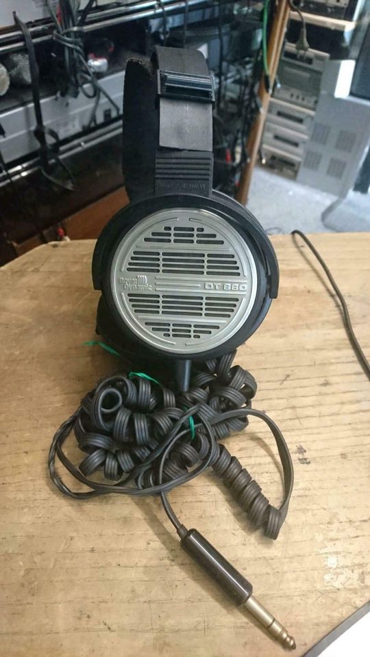 Beyerdynamic DT 880, Kopfhörer mit Spiralkabel 6,3 mm Klinkestecke