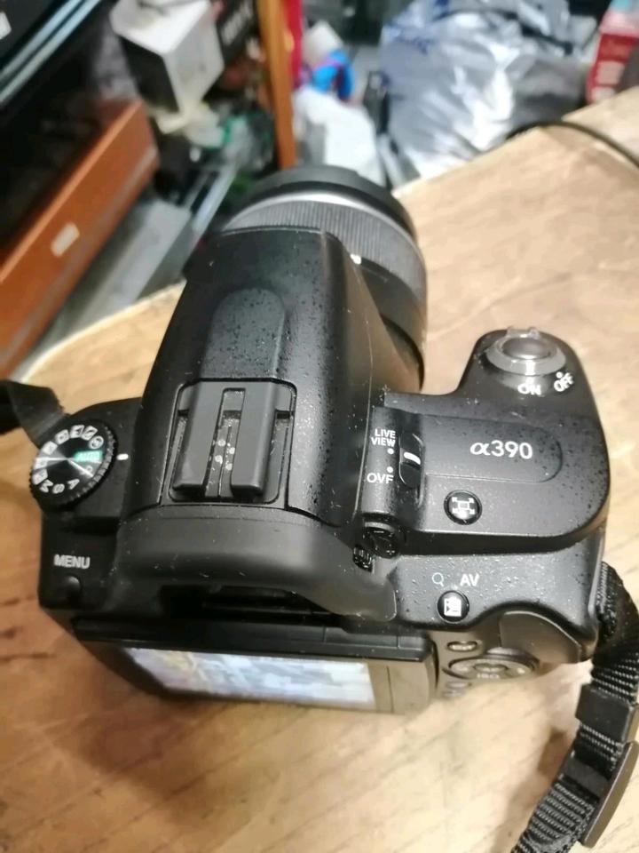 SONY Alpha DSIR A390 Digitalkamera + SONY Objektiv, mit Zubehör!!