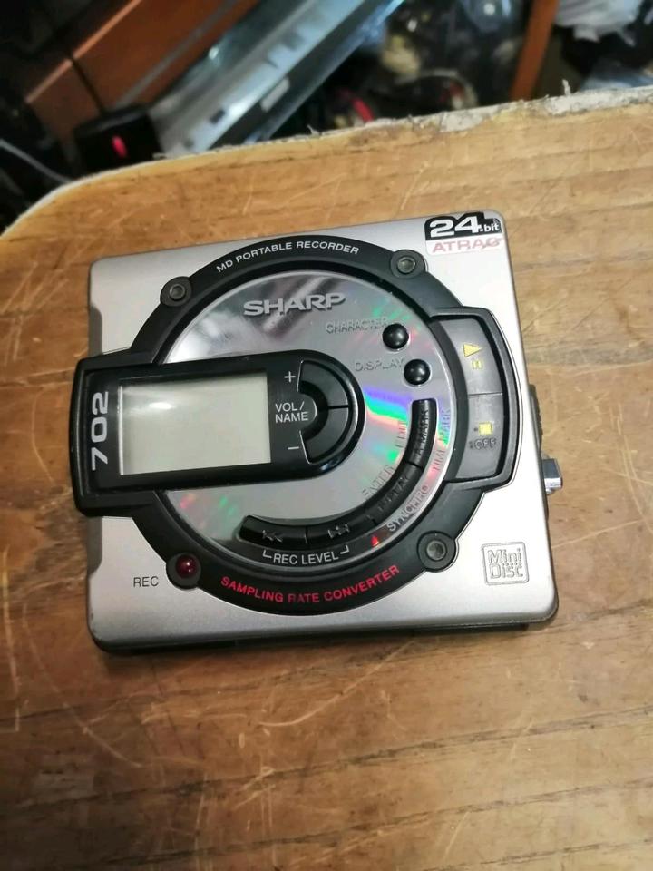 2 SHARP Minidisc-Recorder: MD-MS702H + MD-SR70H, DEFEKT!!!