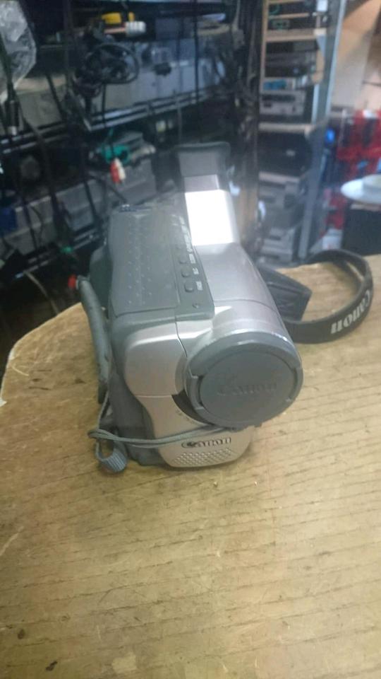 CANON V65 HiE, Videocamera Hi8 und Video 8, mit Zubehör!!