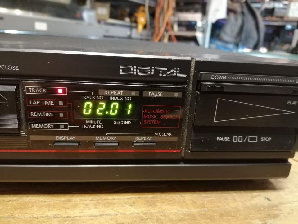 TOSHIBA XR-V12, CD-Player OHNE Fernbedienung!!