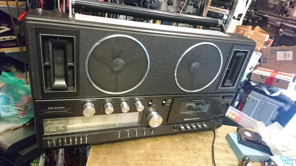 GRUNDIG RR2000, Radio-Cassetten-Recorder, etwas DEFEKT!!