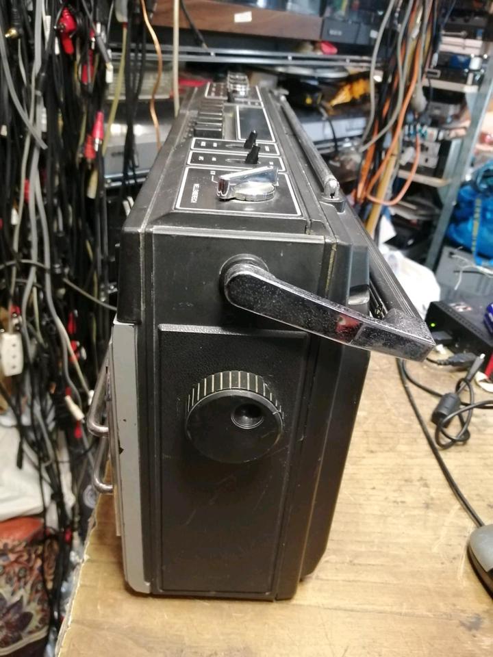 LUGANO Modell: 114, Radio-Cassetten-Recorder, etwas DEFEKT!!!