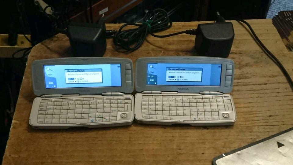 2 NOKIA Model: 9300 Type: RAE-6, Handys mit Zubehör!