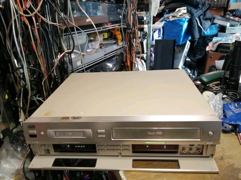 JVC HR-DVS1EU, -VHS-Recorder + Mini-DV-Recorder, etwas DEFEKT!