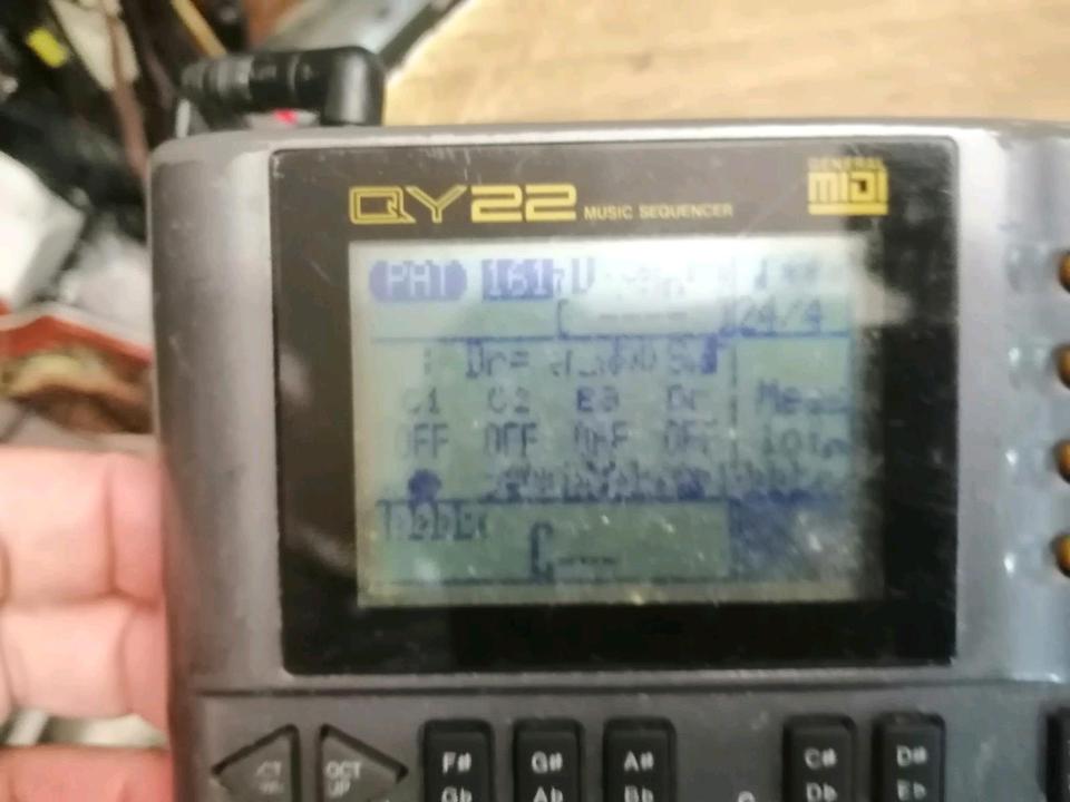 YAMAHA QY22, Music Sequencer, wurde NICHT GETESTET!!